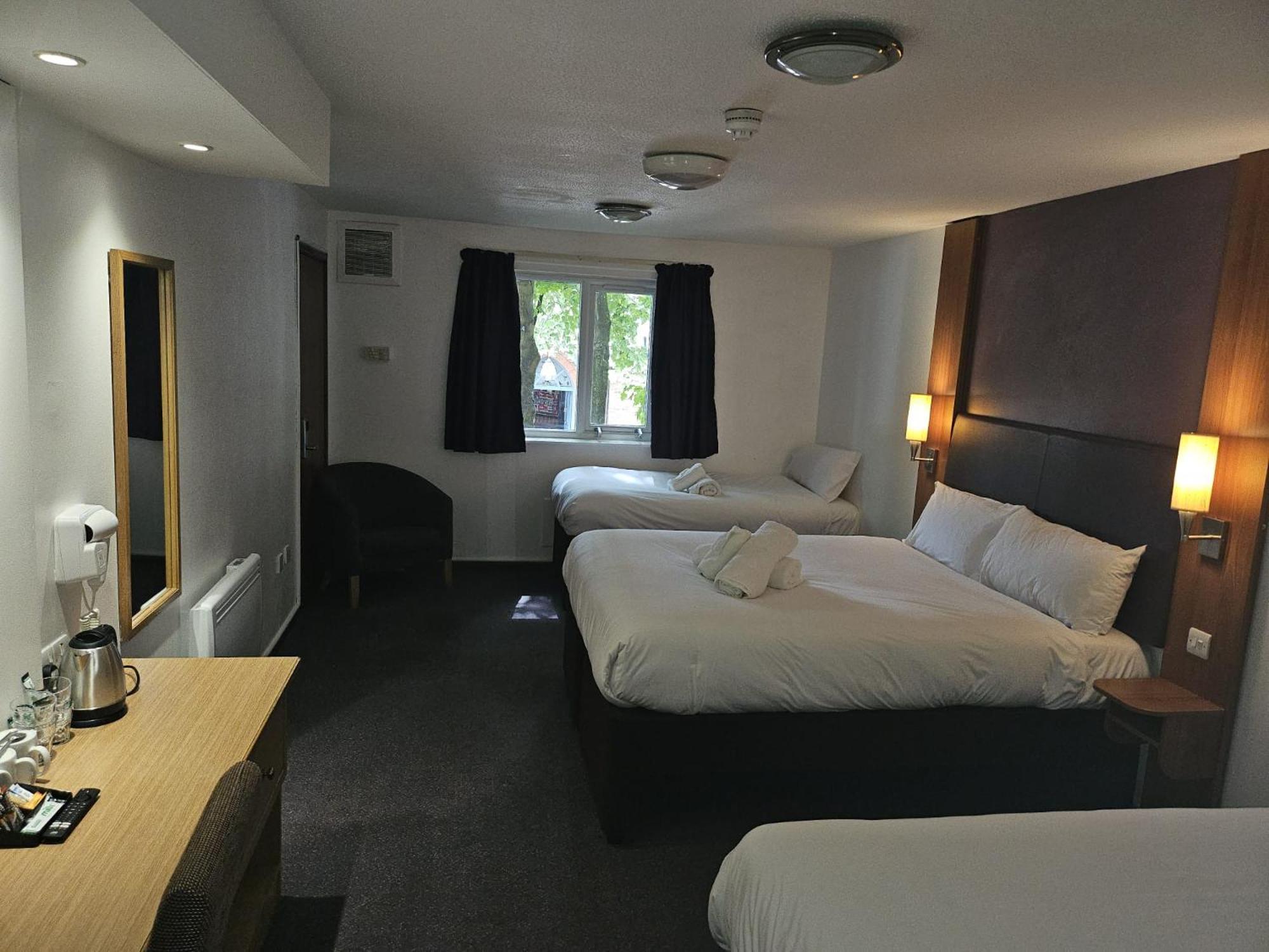 V Lodge Manchester Middleton  Extérieur photo