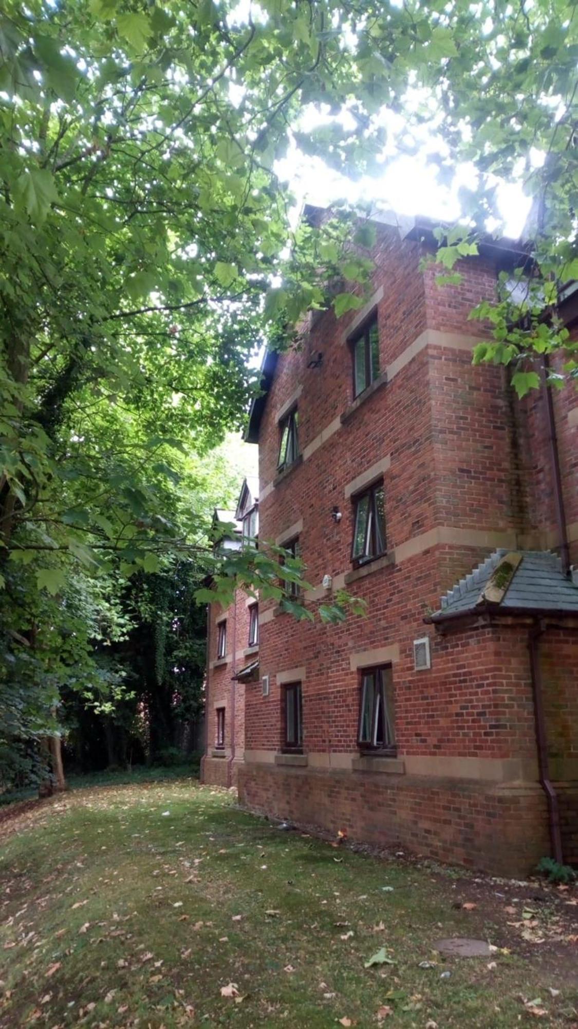 V Lodge Manchester Middleton  Extérieur photo