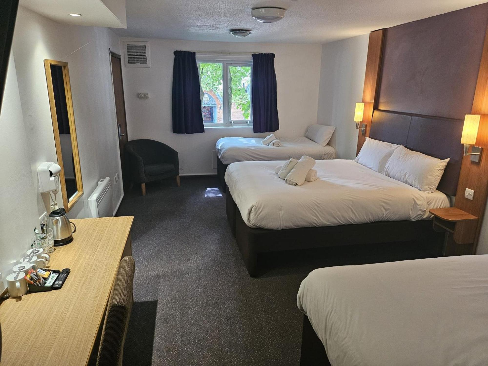V Lodge Manchester Middleton  Extérieur photo